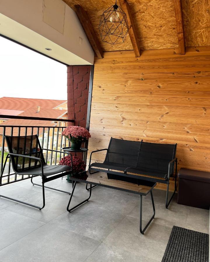 Airport Gate 25 Apartment Ledine Exterior photo